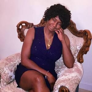 Meet your Posher, Lora h